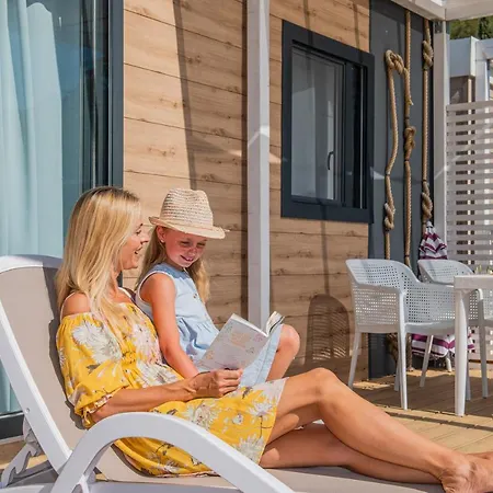 פארק נופש Maslinica Oliva Mobile Homes 3*