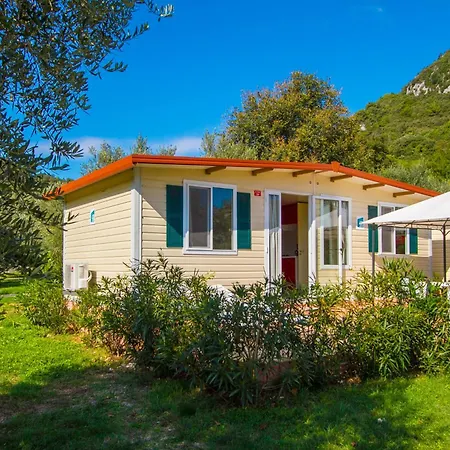 Maslinica Oliva Mobile Homes פארק נופש 3*