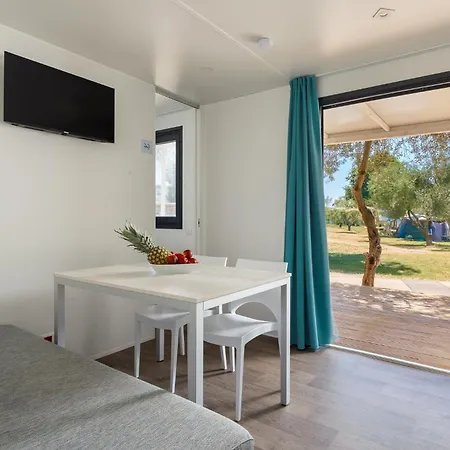 Maslinica Oliva Mobile Homes База отдыха 3*