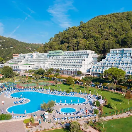 Parque de vacaciones Maslinica Oliva Mobile Homes 3*